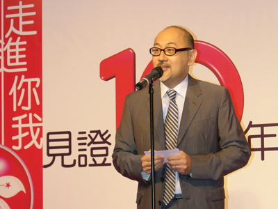 香港点心电视有限公司董事/行政总裁司徒杰先生在酒会上致辞。