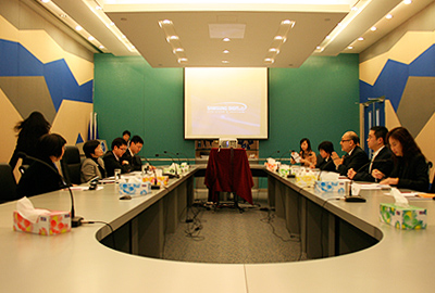 刘吴惠兰局长一行与点心卫视高层座谈。