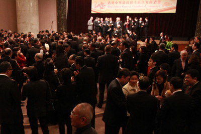 一年一度的新春酒会为社会各界提供交流的平台。
