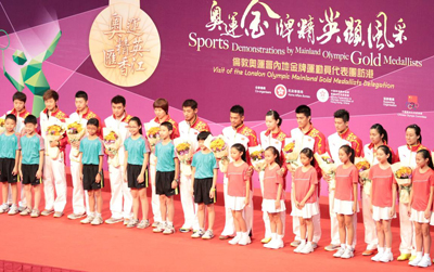 奥运金牌健儿和青少年交流，是活动的重头戏之一。