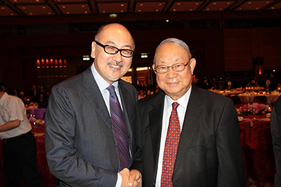 司徒杰先生和香港报业公会主席李祖泽先生。