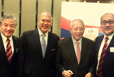 由左至右：中华总商会会董樊敏华先生、陈光明先生，董建华先生，司徒杰先生。
