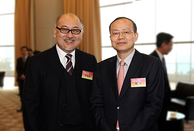 中央驻港联络办公室副主任杨健先生与司徒杰先生现场合影
