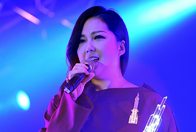 卫兰获得「劲爆女歌手」、「劲爆卓越表现」及「劲爆歌曲」三个大奖