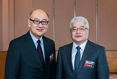 点心卫视董事兼行政总裁司徒杰先生（左）　和南华传媒总编辑李树明先生合影念（右）