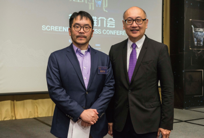 （左）香港点心卫视董事庞俊怡先生和（右）香港点心卫视董事兼行政总裁司徒杰先生合影留念